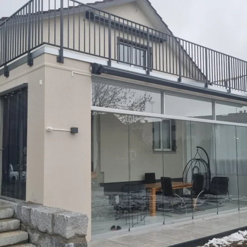 🏗️ Terrassenaufbau in Massanfertigung Für dieses Projekt durften wir eine hochwertige Terrasse realisieren: 📏 Länge: 8...